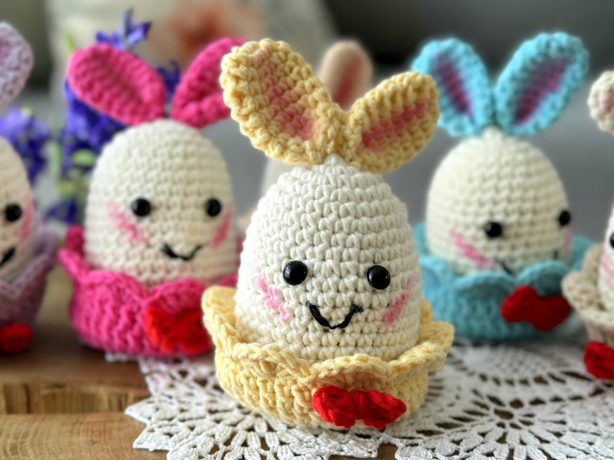 Zajączki wielkanocne na szydełku w koszyczkach kolorowe wielkanocne zające króliki dekoracje handmade wielkanoc 2026