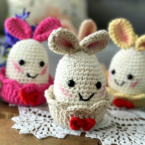 Zajączki wielkanocne na szydełku w koszyczkach kolorowe wielkanocne zające króliki dekoracje handmade wielkanoc 2026