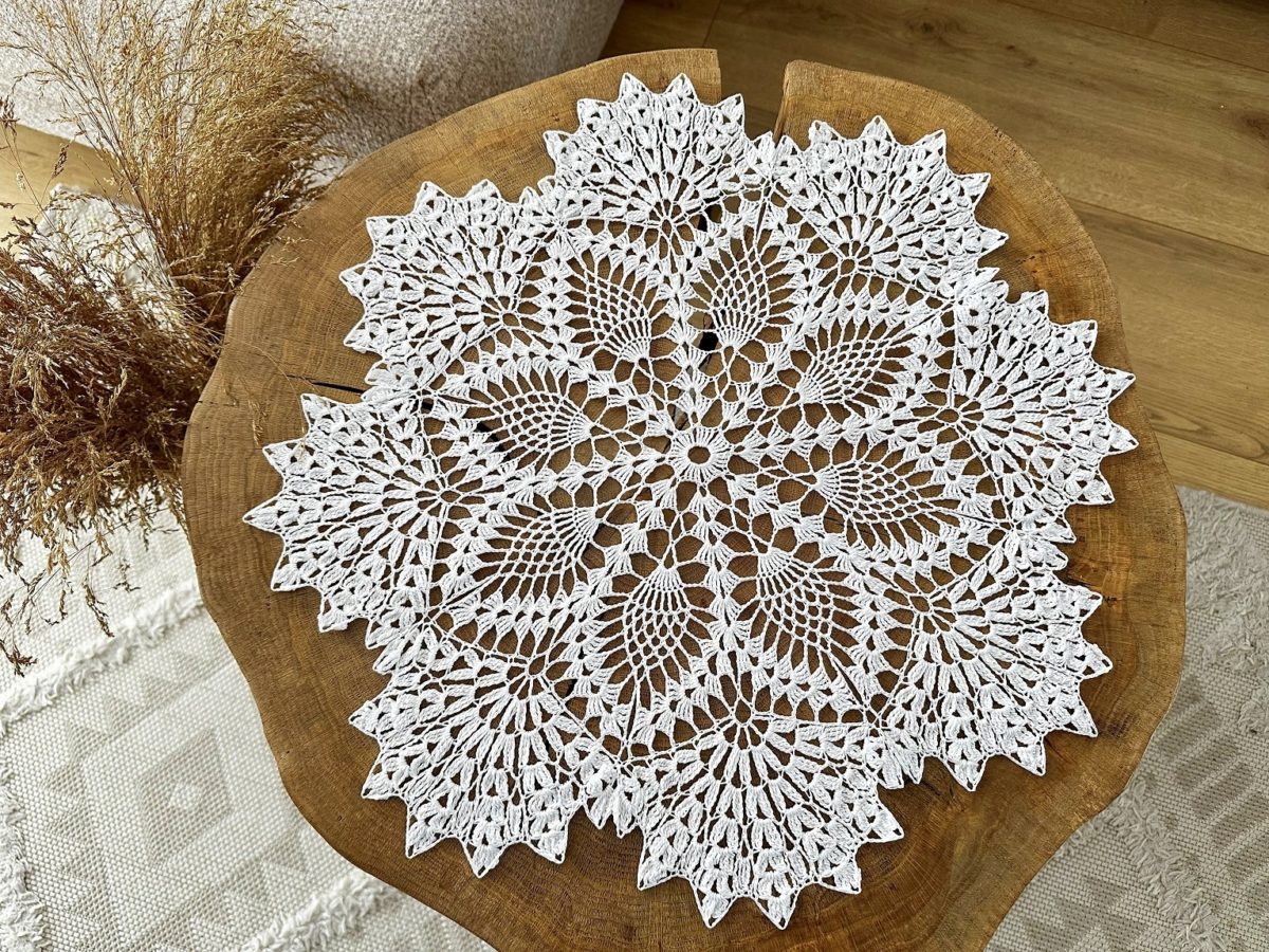 Serwetka na szydełku z kordonka 50 cm biała do koszyczka serwetka wielkanocna na stół komodę boho ręcznie robiona biała polskie rękodzieło