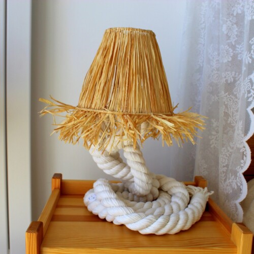 Abażur do lampki nocnej boho, lampka nocna w stylu boho, lampka nocna boho z rafią, lampka nocna z rafii, lampka nocna do sypialni, lampka nocna ikea, lampka nocna do kontaktu, lampka nocna stojąca boho, lampka nocna styl boho, dekoracje so sypialni boho, sypialnia boho inspiracje, jak urządzić sypialnię boho