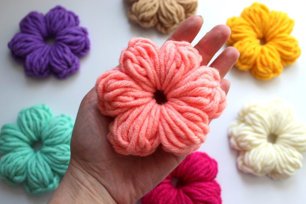 Duże kwiaty na szydełku z włóczki 3D, na sweter, różne kolory