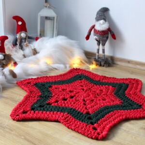 Dywanik pod choinkę czerwony gwiazda, dywanik gwiazdka, dywan w kształcie gwiazdki, czerwone dekoracje świąteczne, czerwone dekoracje domu, świąteczny dywan czerwony, dywan gwiazda ze snzurka na szydełku, dekoracje rzeszów, dekoracje sędziszów małopolski