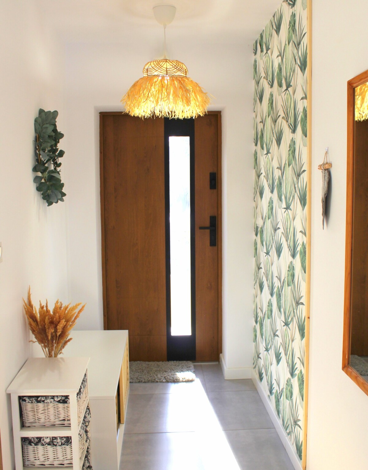 Lampa BOHO wisząca z rafii, sufitowa, abażur z rafii boho, lampa z ratanu wisząca sufitowa, dekoracje z rafii, lampa do sypialni boho, lampa boho na korytarz, żyrandol boho z rafii i rattanu, lampa wisząca boho do sypialni, żyrandol na korytarz, tapeta w liście monstery, lampa na żarówkę z dużym gwintem e27