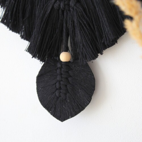 Łapacz snów czarny mały do auta samochodu, łapacz snów z piórkiem, dream catcher macrame, łapacze snów rzeszów, sędziszów małopolski, czarne dekoracje, stylowe czarne dodatki