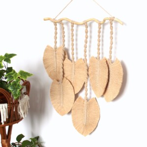 Liście makramowe, pióra makramowe beżowe na kijku, dekoracje beżowe do salonu boho