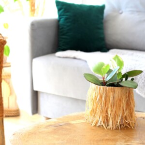 Osłonka na doniczkę boho, doniczka boho, doniczka z rafii, osłonka z trawy morskiej, doniczka z odpływem, dekoracje z rafii, salon boho