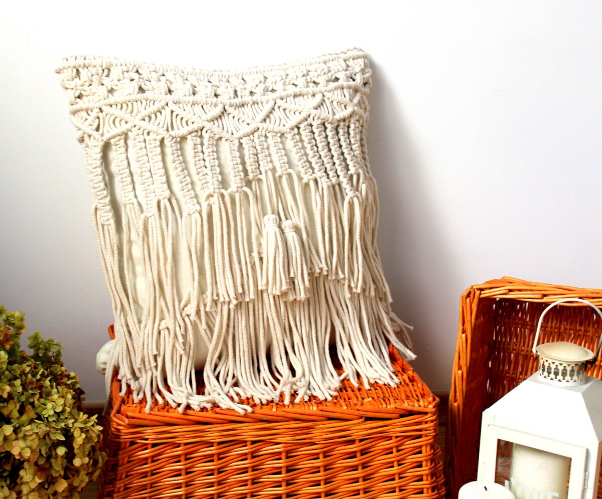 Poszewka makrama boho kwadratowa 45x45, poduszka makrama boho kwadratowa, poduszka dekoracyjna naturalna kremowa, poduszka dekoracyjna makrama, poduszka do salonu, poduszka do sypialni, kremowe dekoracje do salonu, kremowe dekoracje do sypialni, poduszka boho makramowa