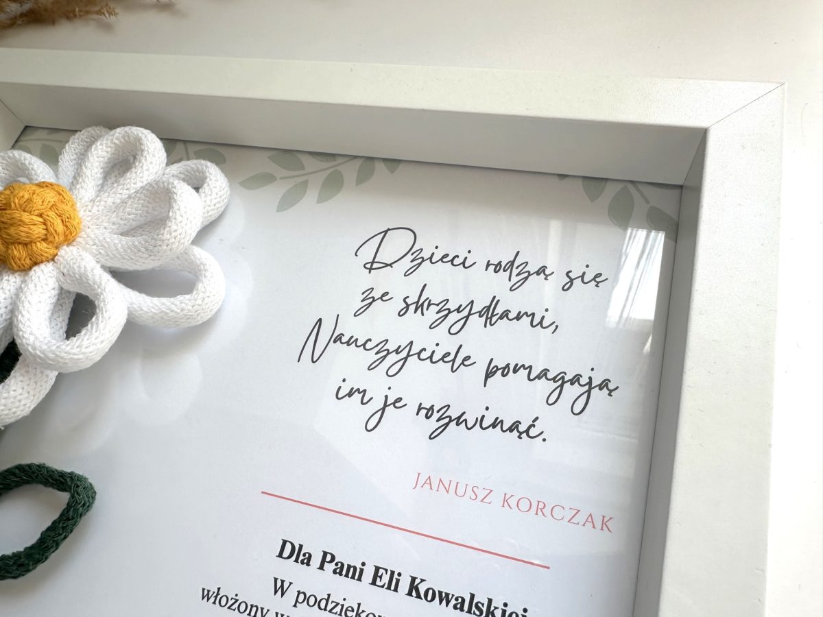 Ramka podziękowanie dla nauczyciela wychowawczyni wychowawcy prezent podziękowanie upominek symboliczny z dedykacją personalizowany preent kwiaty dla nauczycielki kwiaty dla wychowawczyni stokrotki dla nauczyciela rękodzieło polskie prezent pakowany