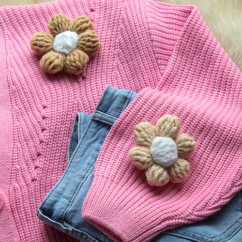 Rozowy-sweter-z-kwiatami-3d-naszywanymi-z-wloczki-na-szydelku-kardigan-1