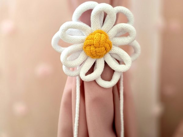 dziecka stokrotki brudny róż inspiracje kwiatki do pokoju dziewczynki rumianki