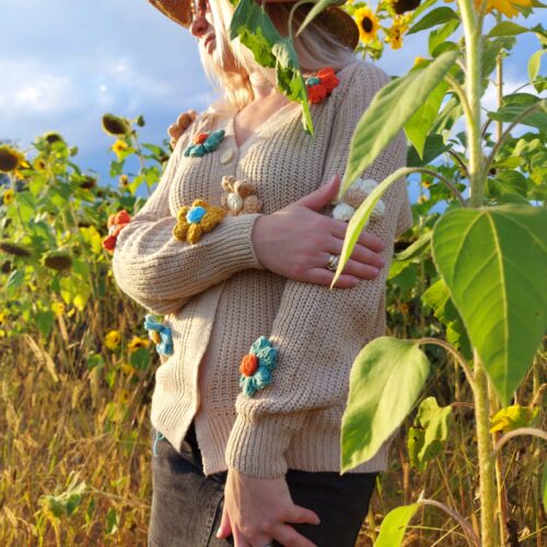 Sweter-z-kwiatami-3d-sweterek-bezowy-damski-w-kwiatki-z-wloczki-kolorowe-14