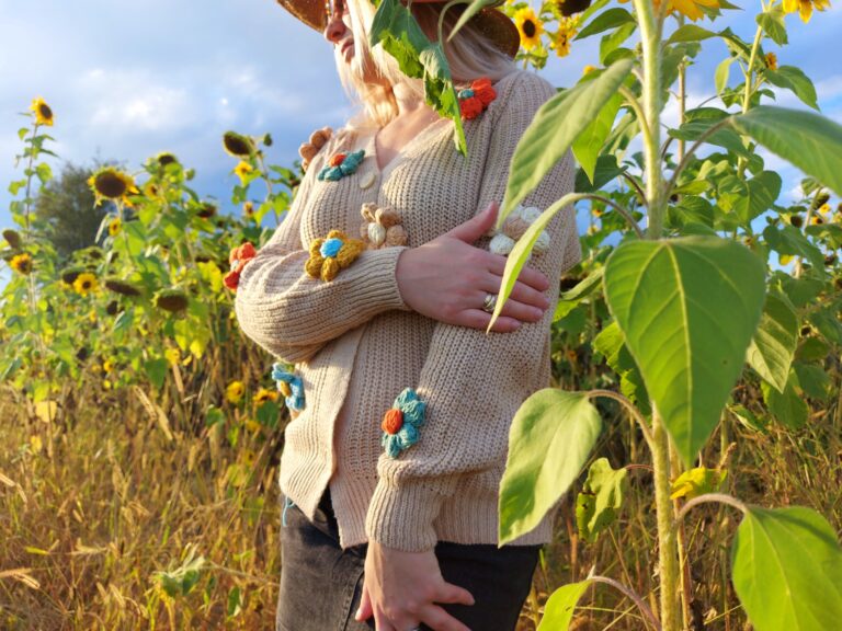 Sweter-z-kwiatami-3d-sweterek-bezowy-damski-w-kwiatki-z-wloczki-kolorowe-14