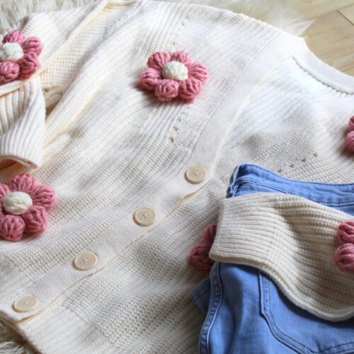 Sweterek-kwiaty-3D-rozowe-kwiaty-naszywane-kremowy-kardigan-zapinany-na-guziki-oversize-7