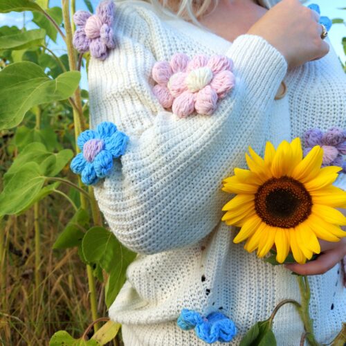 Sweterek-z-kwiatami-3d-z-wloczki-na-szydelku-kremowy-damski-sweter-zapinany-7