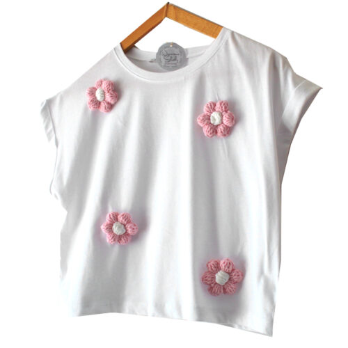Tshirt kwiatami różowymi, bluzka z kwiatkami 3d z włóczki, bluzka z różowymi kwiatkami